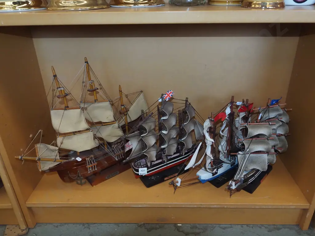 4x model sailing ships Tallest H420 Image 1++