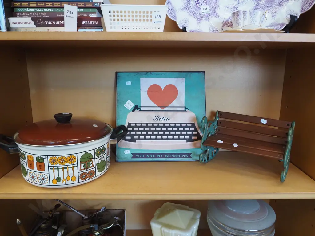 retro enamel casserole - marks to bottom, dolls etc Image 1++