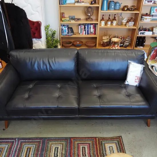 black leather modern 3 seater settee in as new condition H850 W2130 D890
