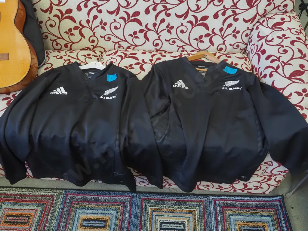 2x All Blacks supporter's jerseys Image 1++