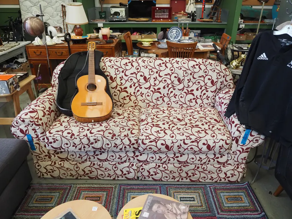 floral upholstered rolled arm 2 seater settee Image 1++