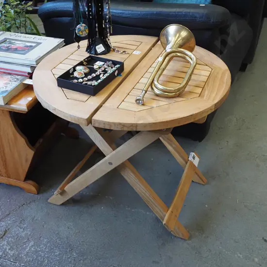 hardwood outdoor foldaway end table