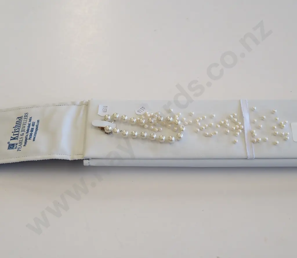 pearl? necklace, bracelet Image 1++