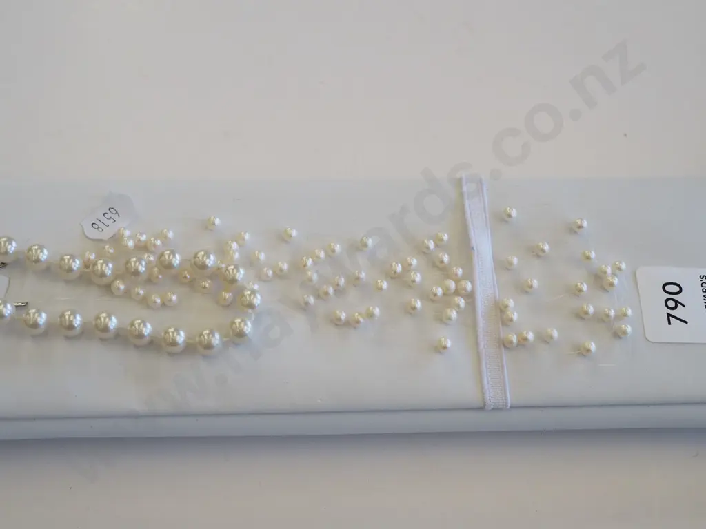 pearl? necklace, bracelet Image 1++