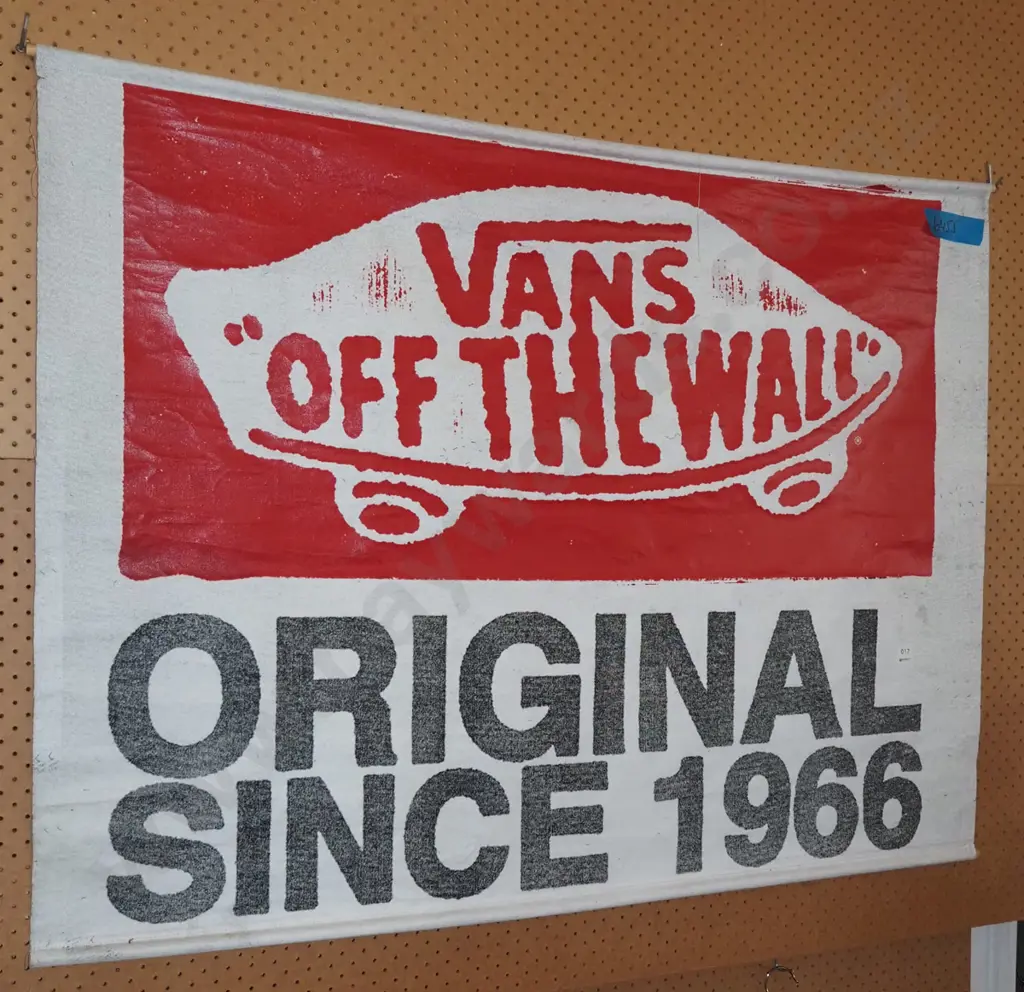 Vans Off The Wall print on scroll Image 1++