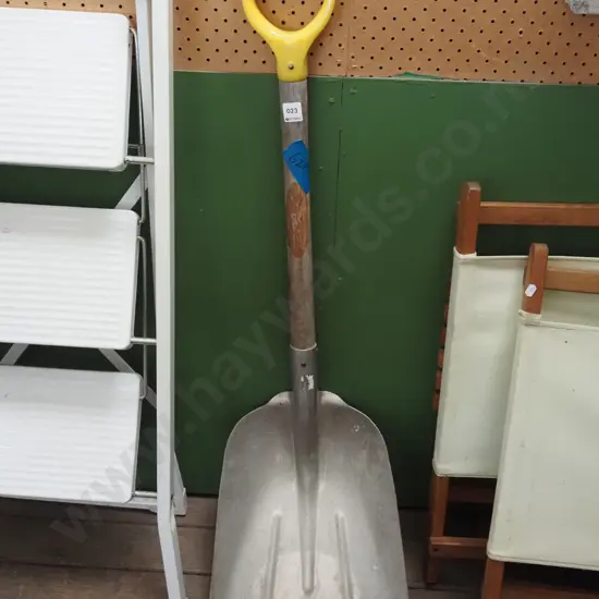 snow shovel