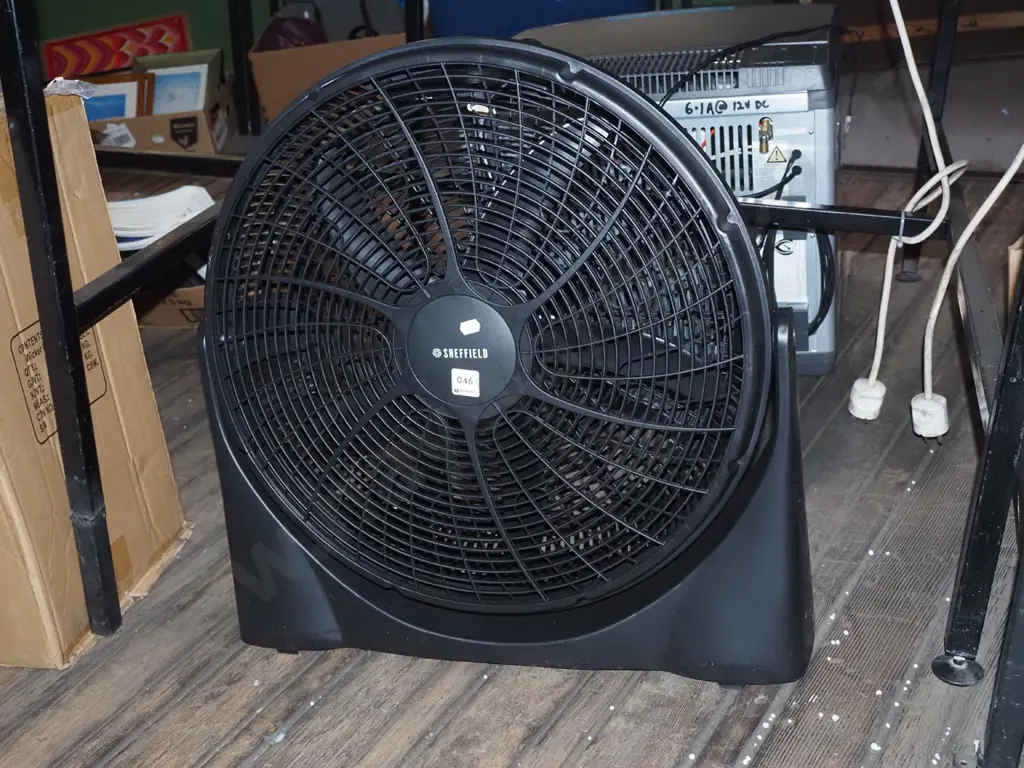 large plastic Sheffield floor fan H600 Image 1++