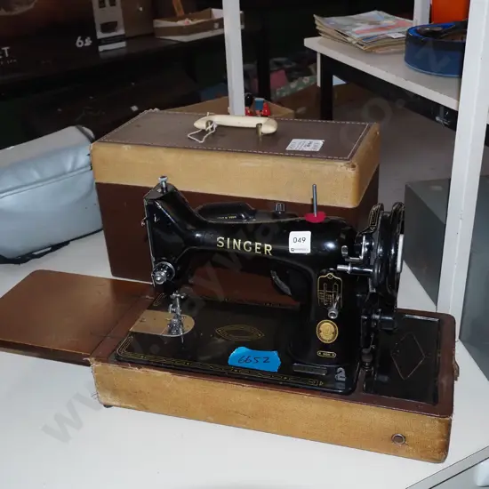 Singer table top sewing machine