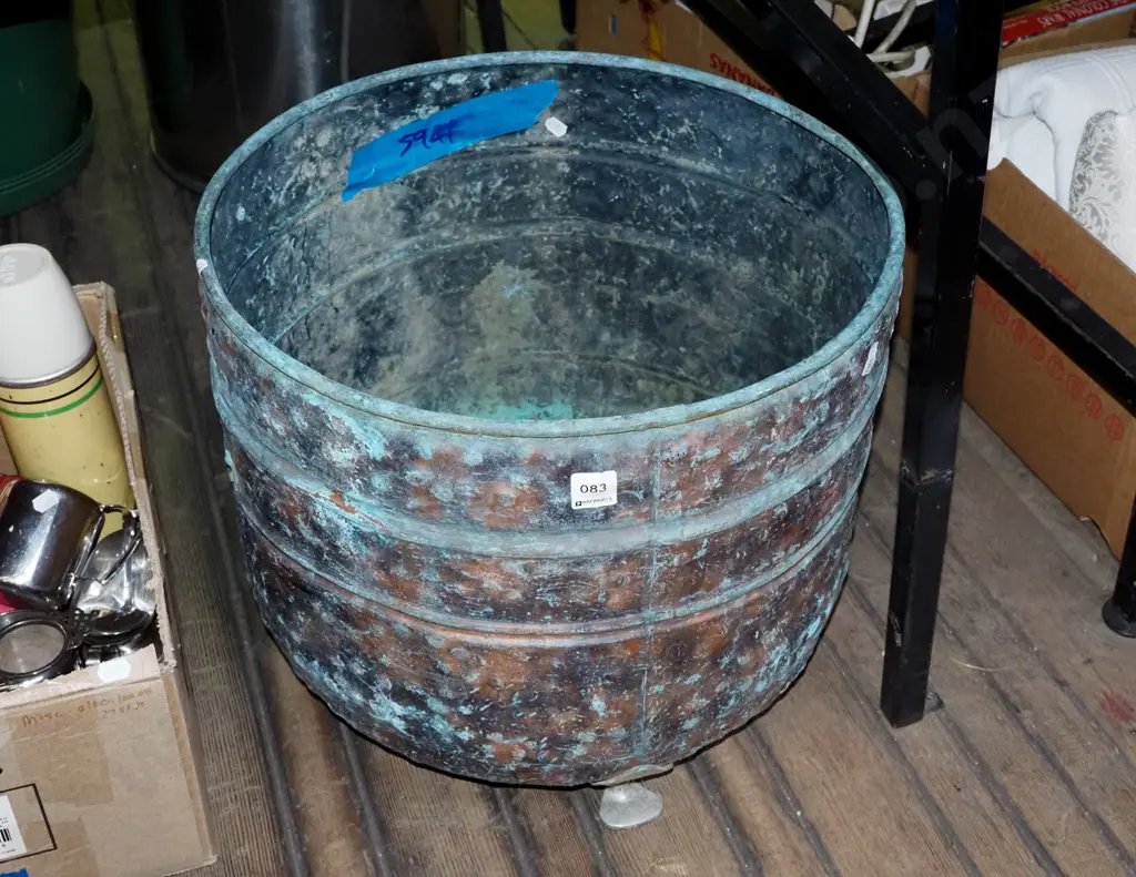 beaten copper wood bin on alloy legs H380 Image 1++