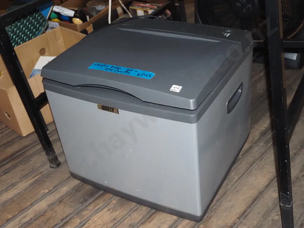 electric and gas camping fridge  Image 1++