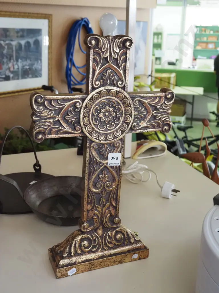 carved composite cross H450 Image 1++