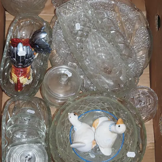 box; glass ware, novelty salt and pepper shakers