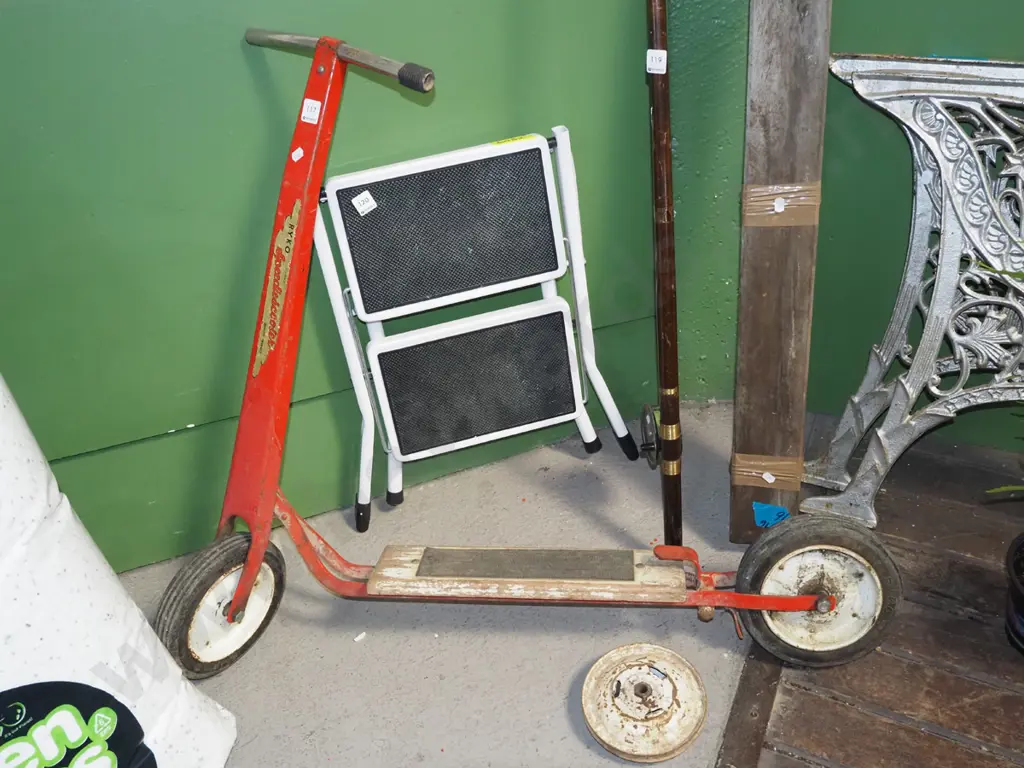 restorer's vintage scooter Image 1++
