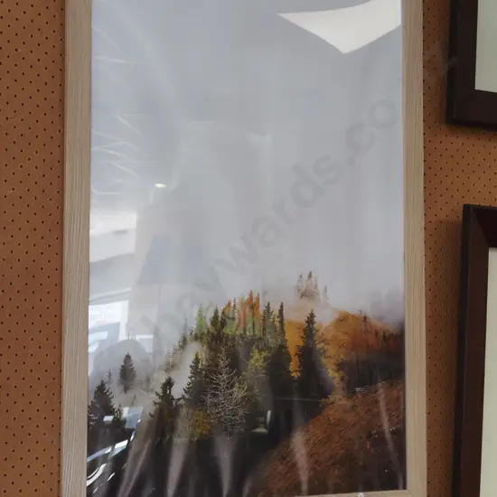 poster in print in faux wood print - landscape - wrinkles