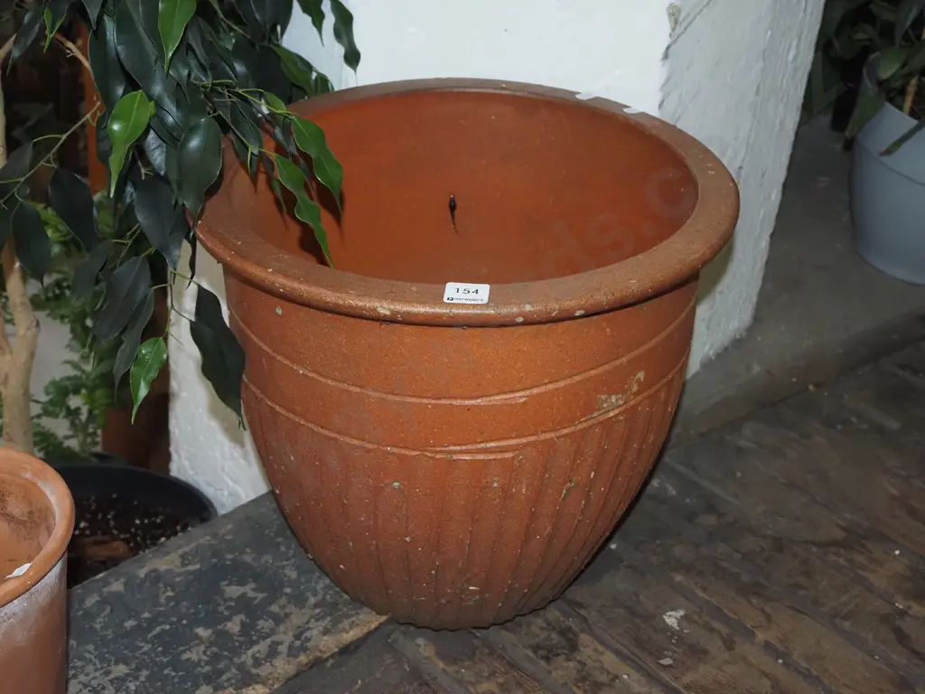 terracotta planter H350 Image 1++