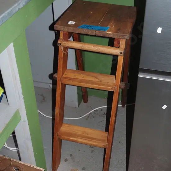 wobbly wooden foldaway step ladder - has been treated for borer H760