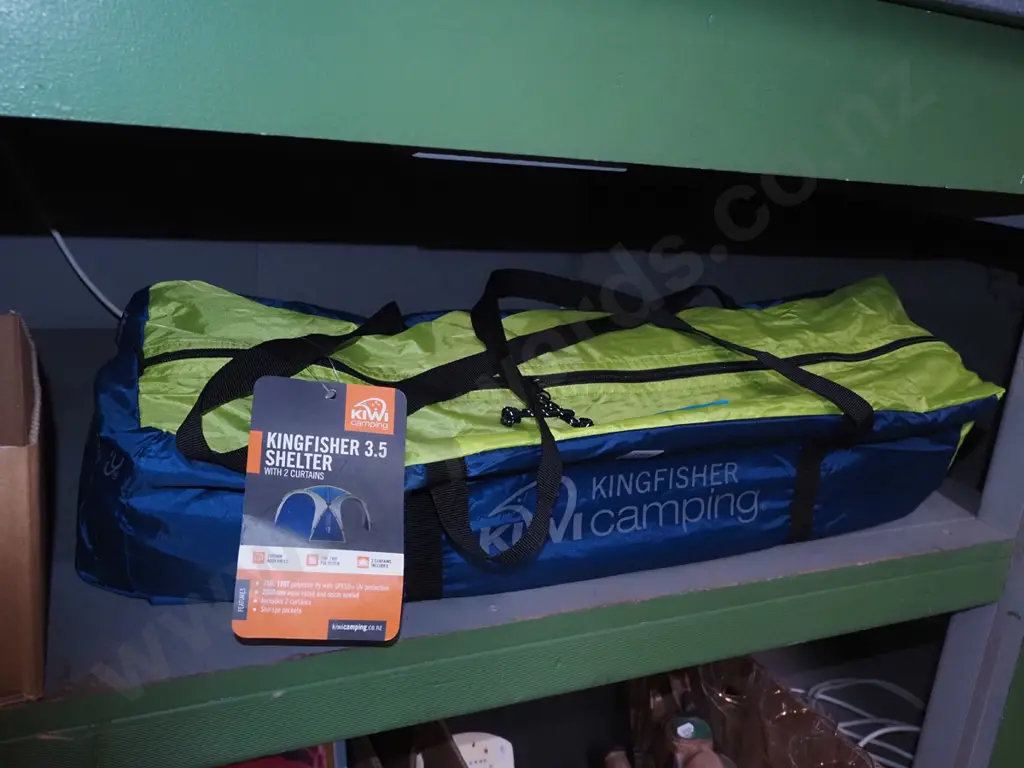 Kiwi Camping Kingfisher 3.5 shelter with curtains Image 1++