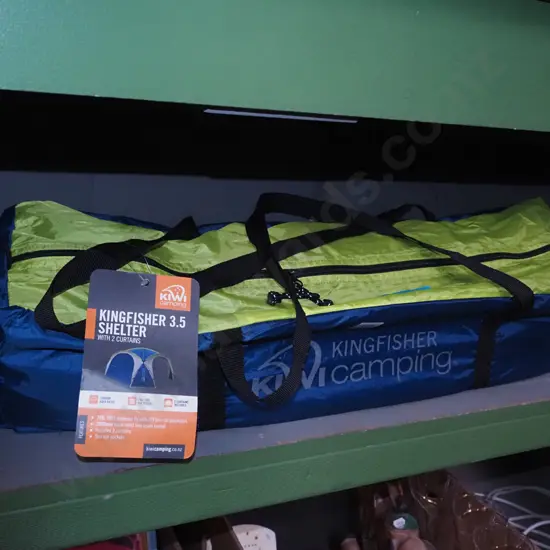 Kiwi Camping Kingfisher 3.5 shelter with curtains