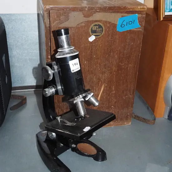 BVT Krauss microscope in woden case