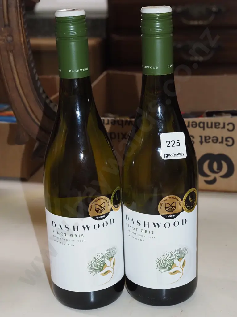 2x bottles Dashwood pinot gris 2024 Image 1++