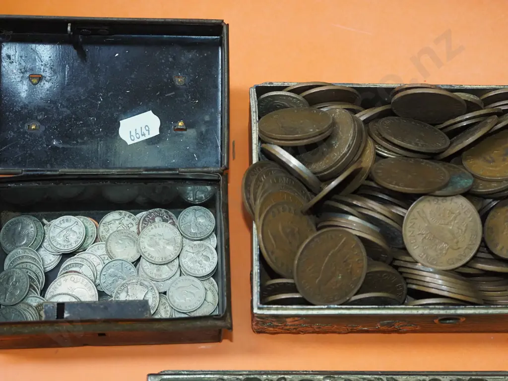 2x tins of coins Image 1++