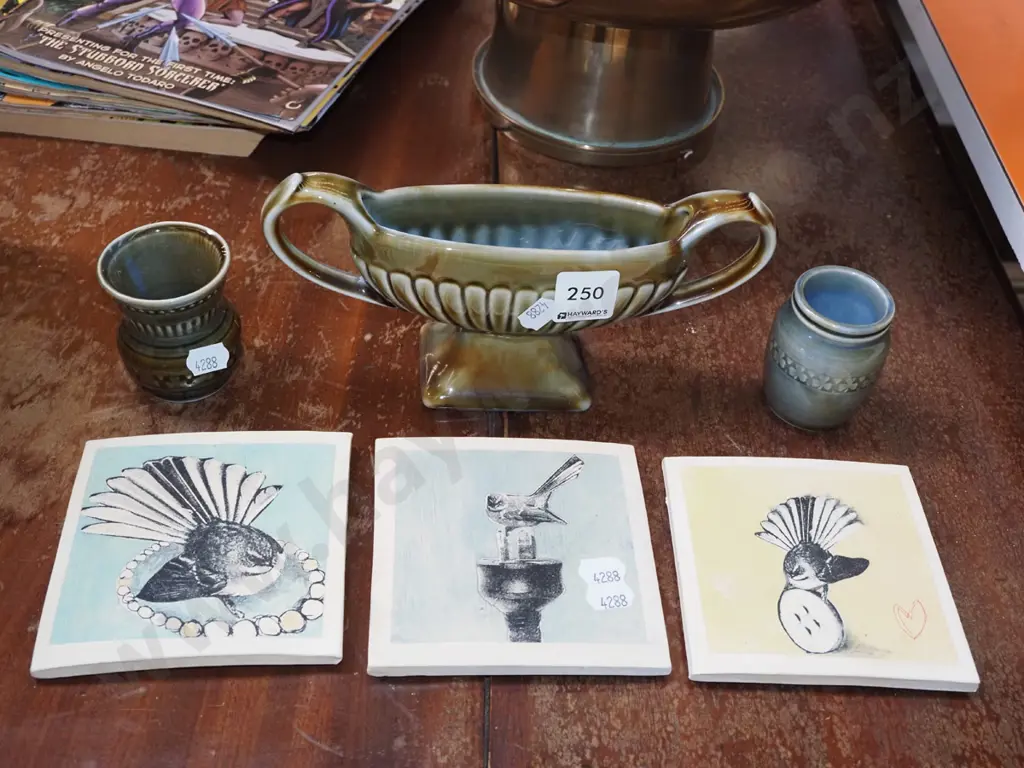 3x fantail wall tiles, 3x Irish porcelain Image 1++