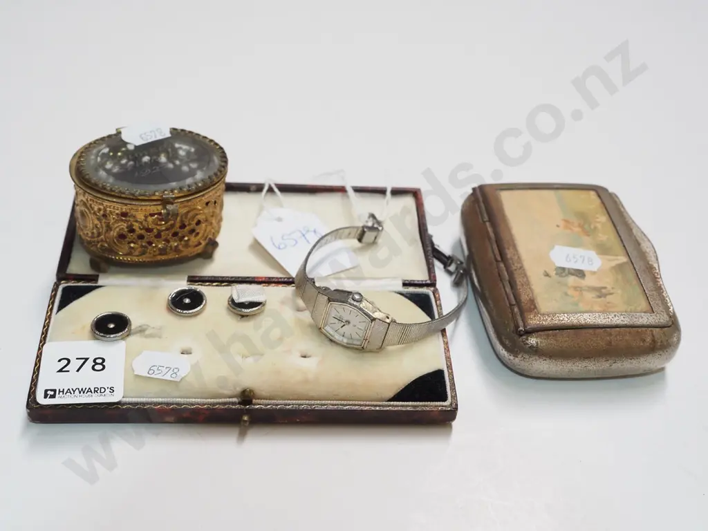 2x trinket boxes, ladies watch, buttons Image 1++