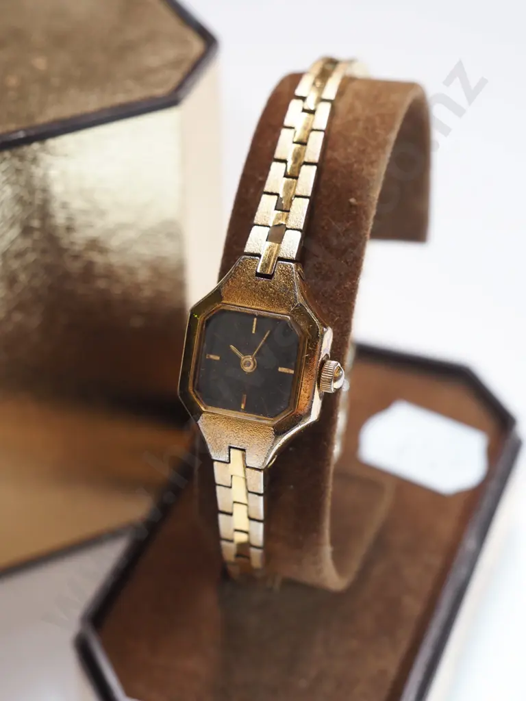 cased Woolmark cufflinks, ladies Citizens watch in case Image 1++