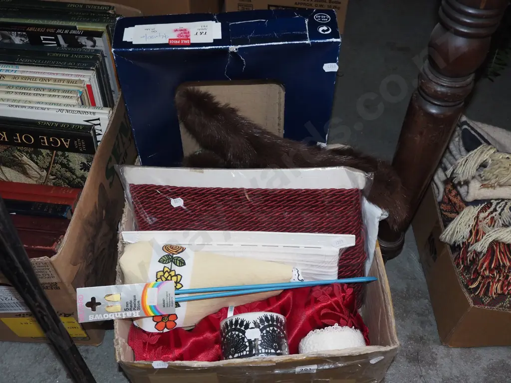 box; fabric pieces, lace, knitting needles etc Image 1++