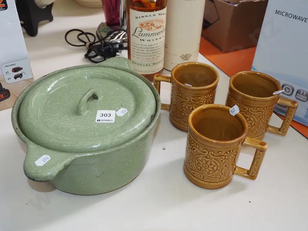cast iron speckled enamel casserole, 3x vintage Crown Lynn coffee cups Image 1++
