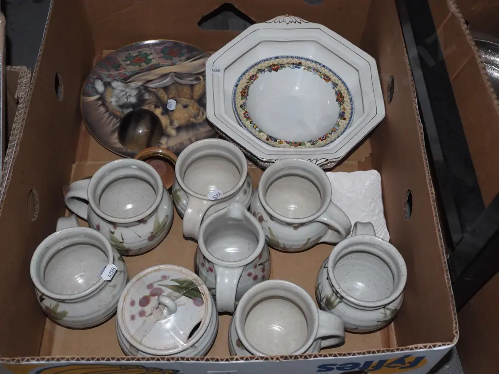 box; pottery coffee cups, creamer, bowls etc Image 1++