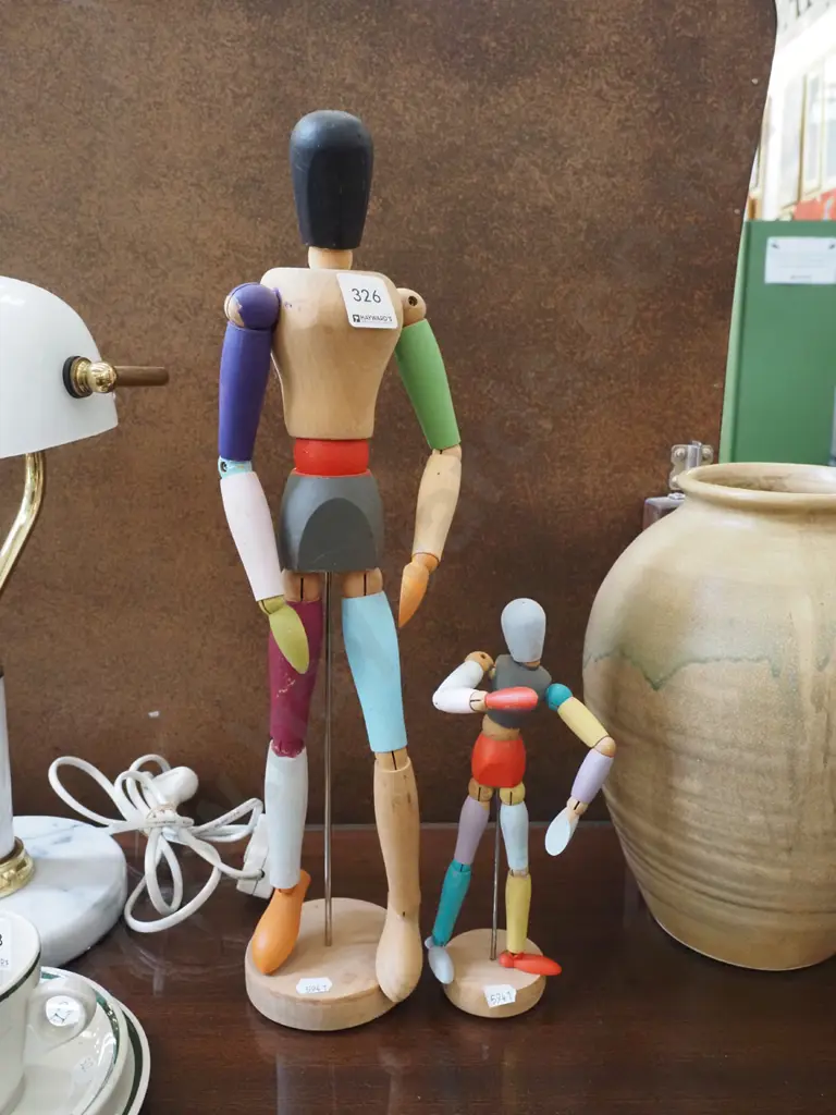2x wooden articulated artist models  Image 1++