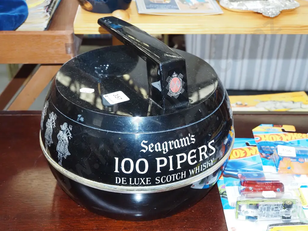 Segrams Scotch whisky lidded ice bucket H200 Image 1++