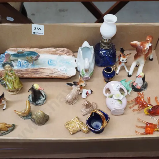 box; Wade Whimsies, small animal figurines etc