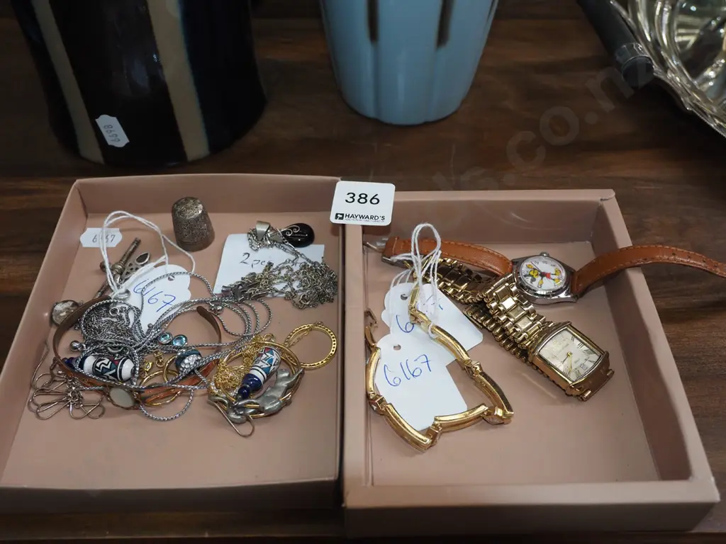 2x small trays of wristwatches and costume jewellery Image 1++
