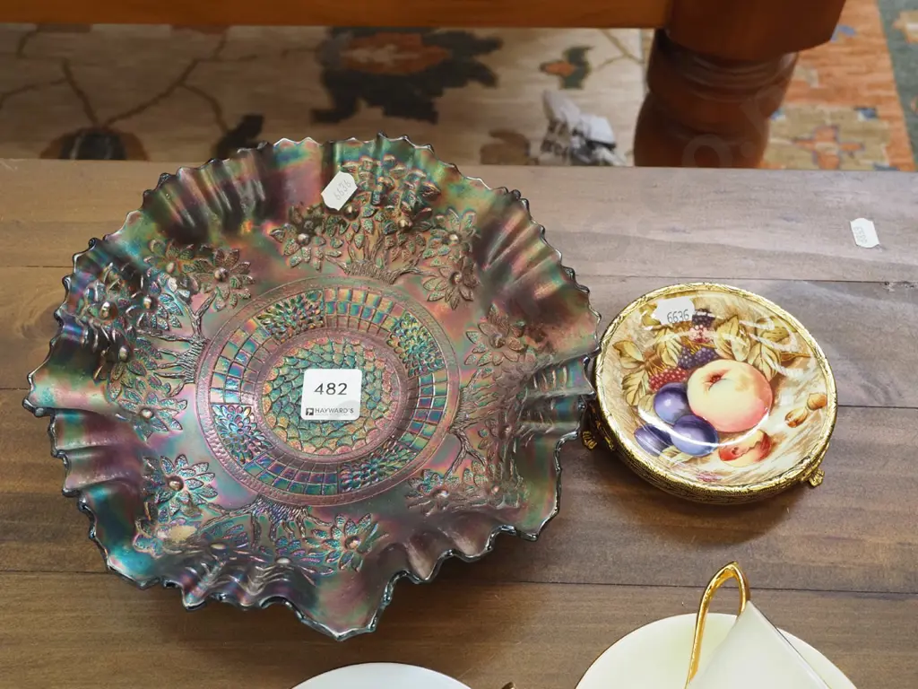 carnival glass bowl, Aynsley orchard gold dish Diam220 Image 1++