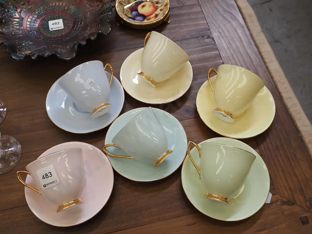 6x Royal Albert cups and saucers Image 1++