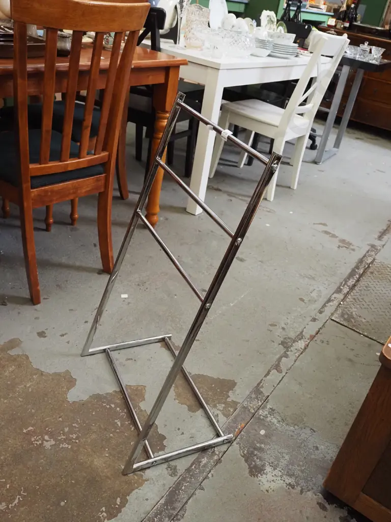 chrome towel rail Image 1++