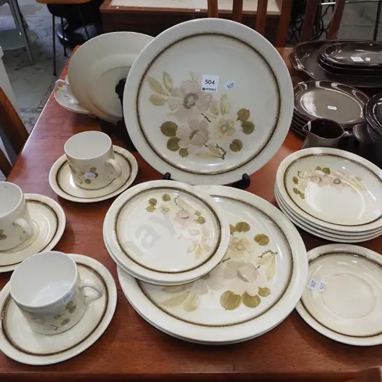 Crown Lynn Windsor plates, bowls etc