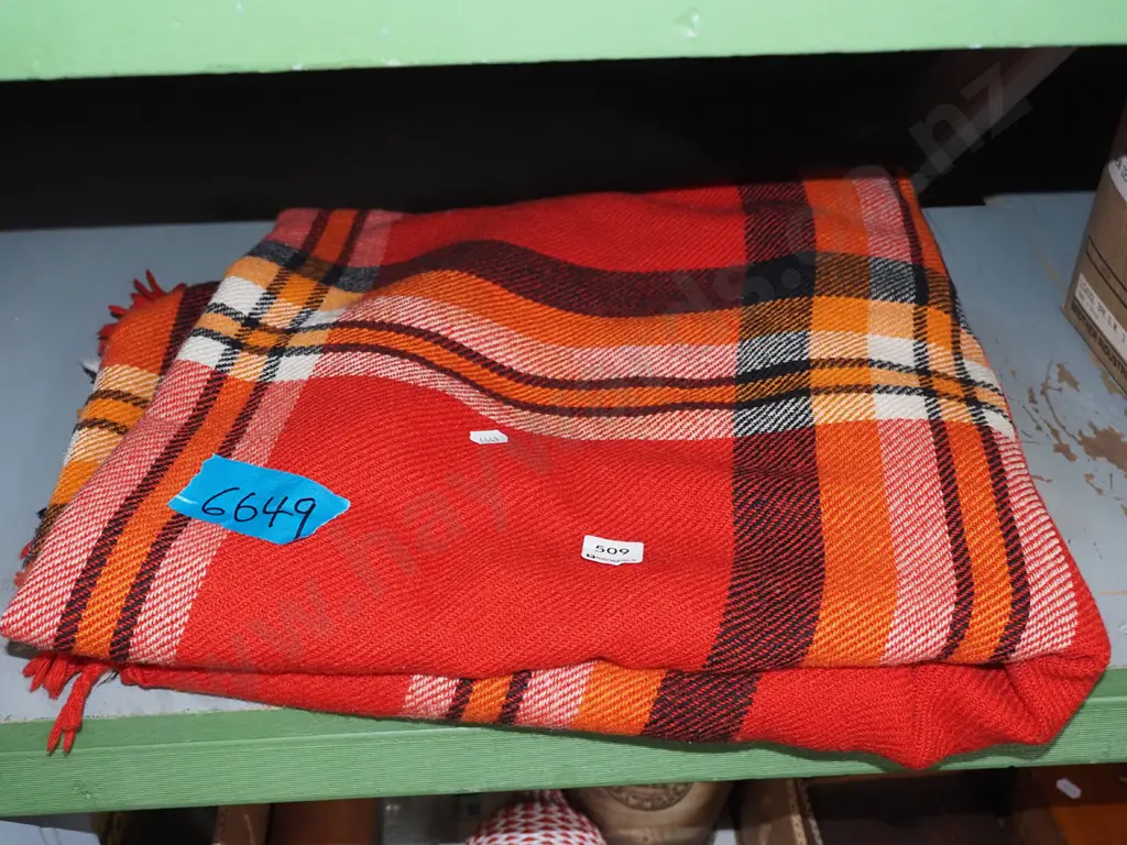 checked woollen blanket Image 1++