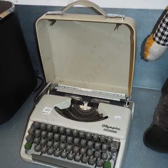 Olympia Splendid portable typewriter