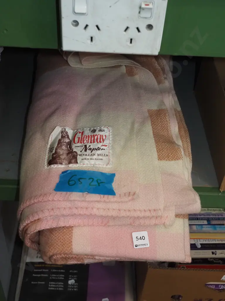 pink  checked woollen blanket Image 1++