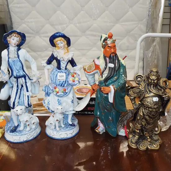 4x figurines Tallest H370