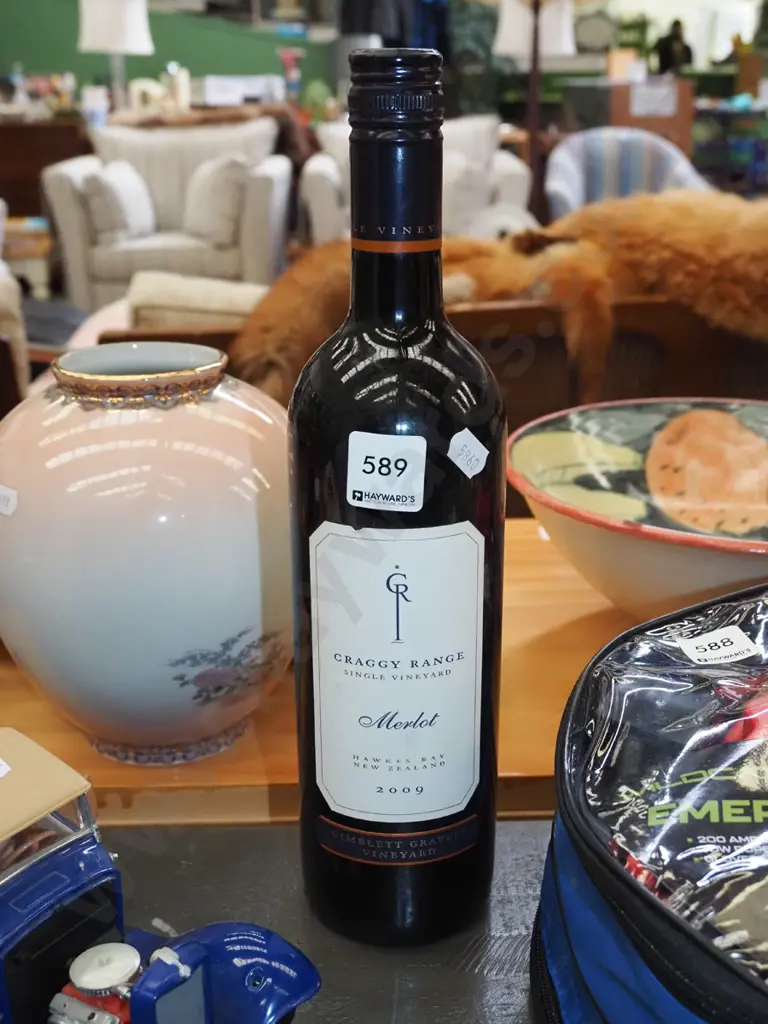 bottle of Craggy Range merlot 2009 Image 1++