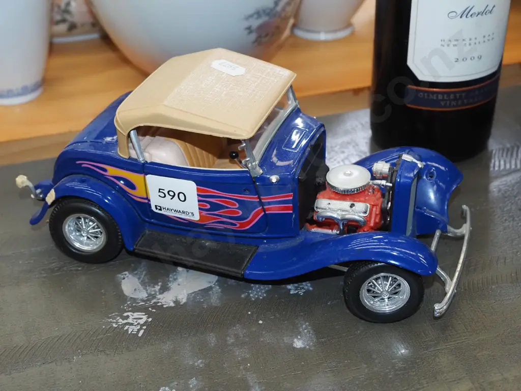 diecast model of a hot rod L220 Image 1++