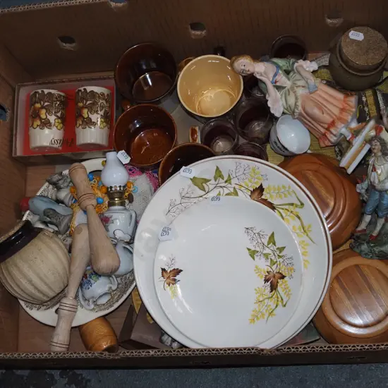box; figurines, Crown Lynn cups, plates etc