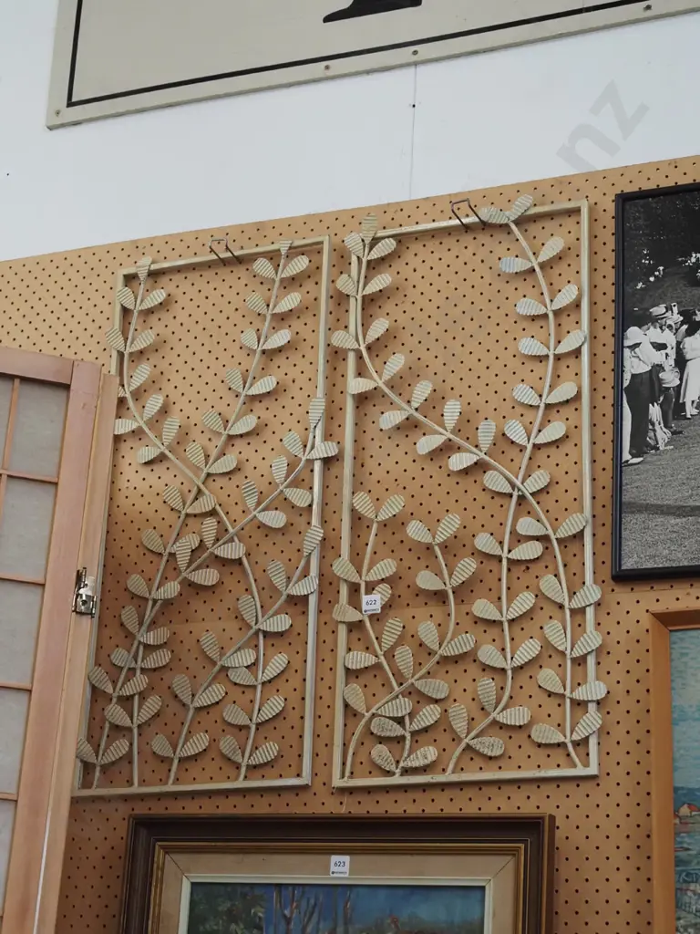 2x pieces of metal garden wall art H820 Image 1++