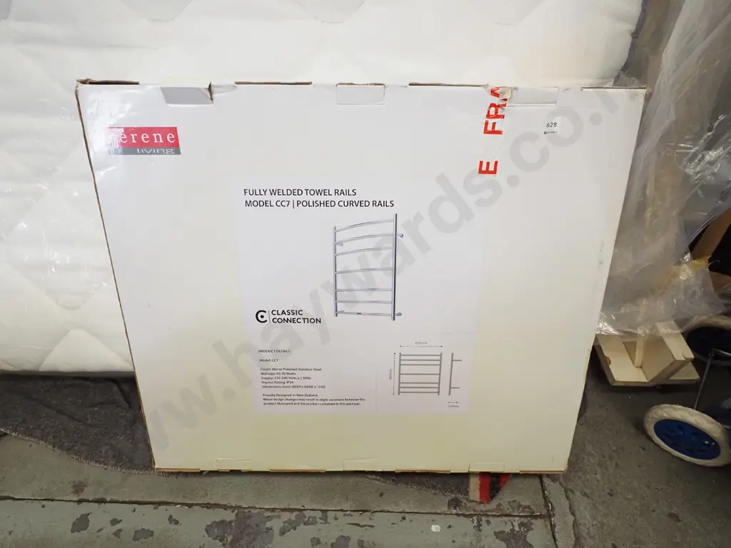 boxed fully welded towel rail Image 1++