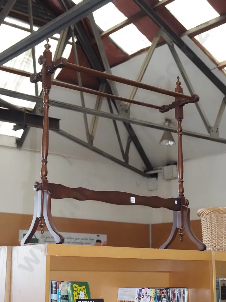 wooden towel rail Image 1++