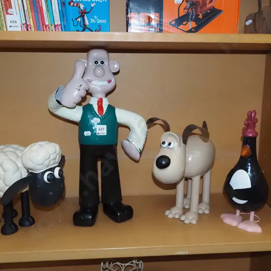 4 metal Wallace and Gromit wobbly figures - tallest is H430